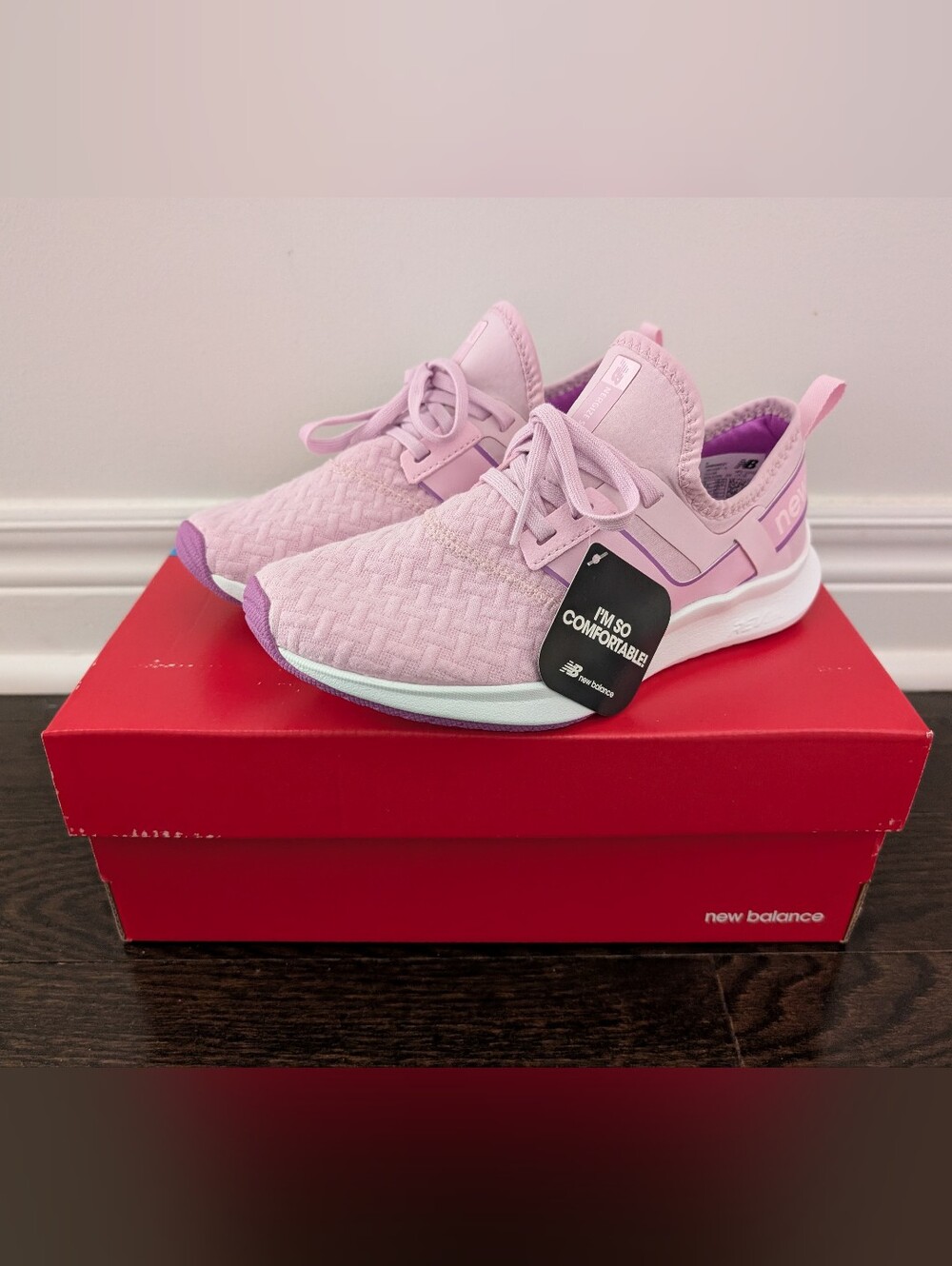 NWT sz:6w New Balance Women's Nergize wide training shoes/sneakers, Pink/Violet
